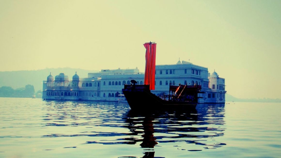 11 Best Places To Visit in Udaipur - White city of India