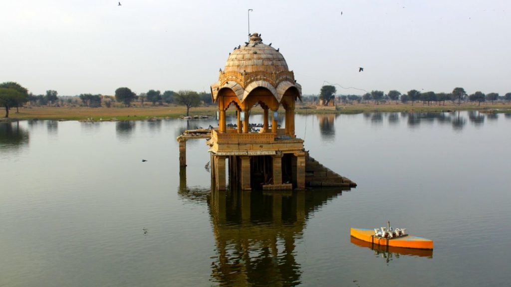 Boating-at-Ana-Sagar-Lake