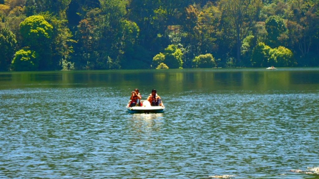 Boating at Kundala Lake