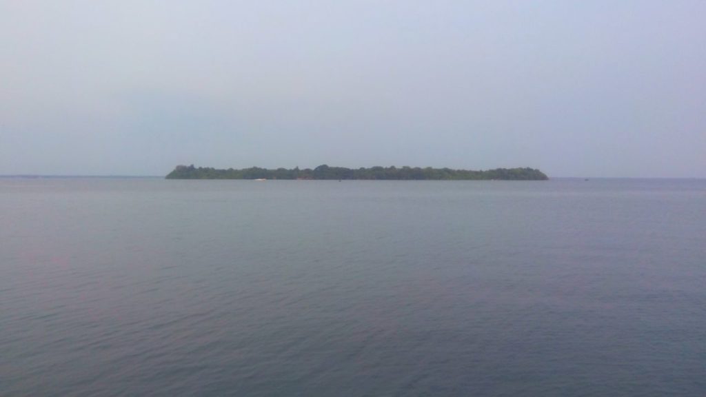 Pathiramanal Lake Island